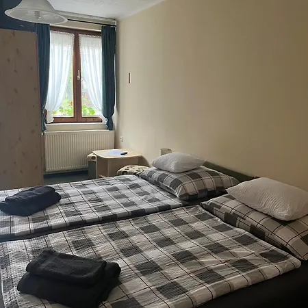 Hando Porta * Szenna